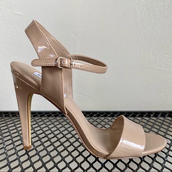 Steve Madden Shoes - Steve Madden Dorty Sandals Nude Size 9